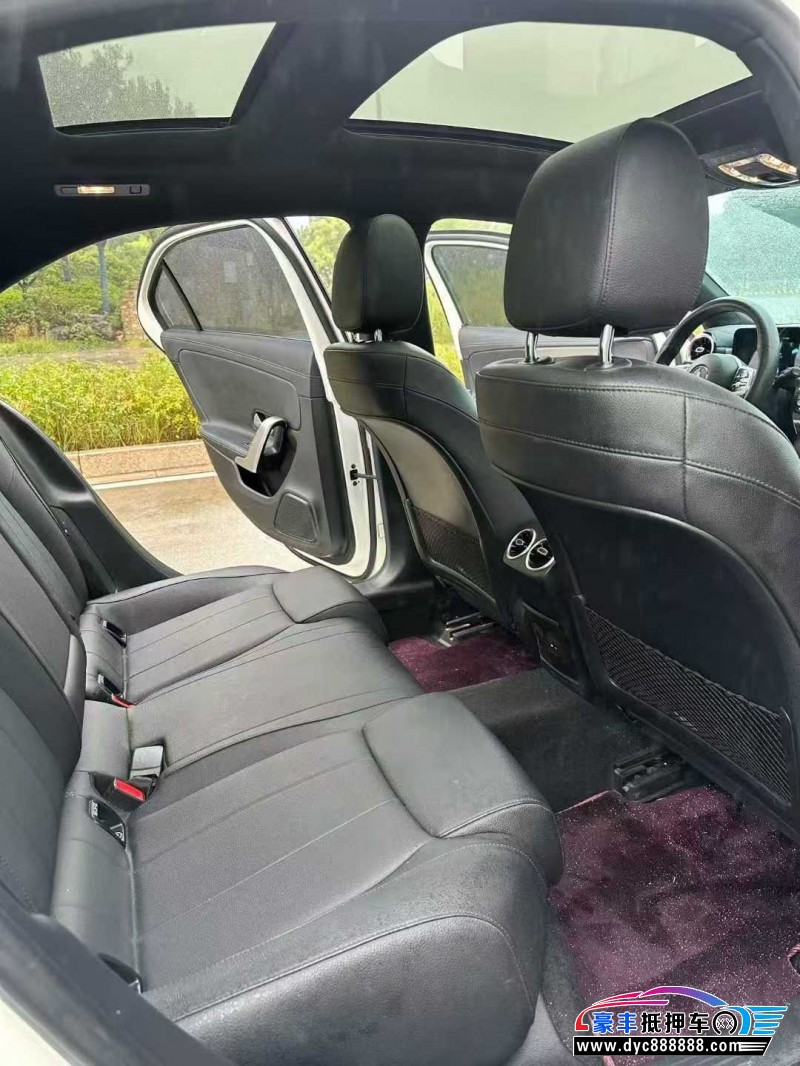 20年奔驰A轿车抵押车出售