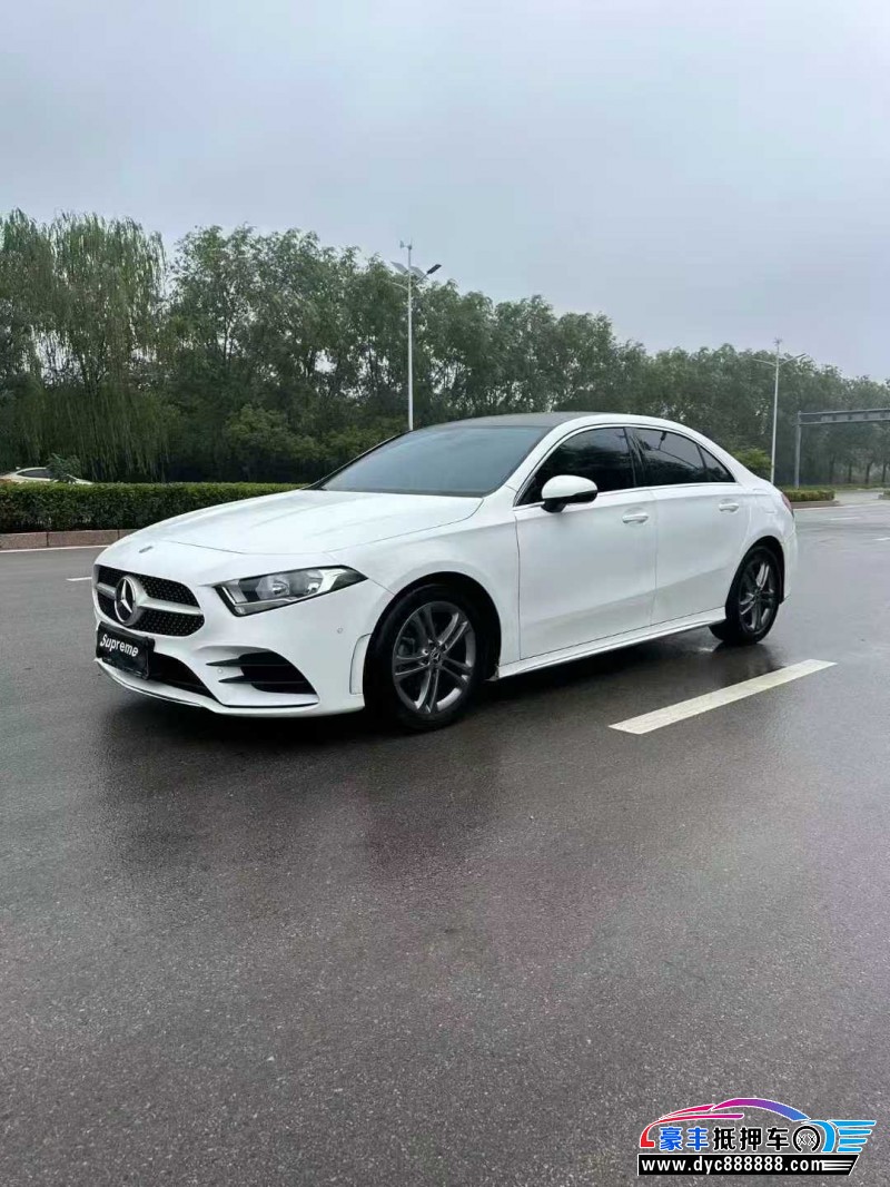 20年奔驰A轿车抵押车出售