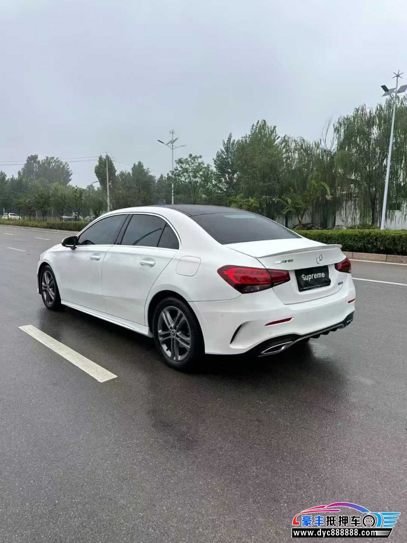 20年奔驰A轿车抵押车出售