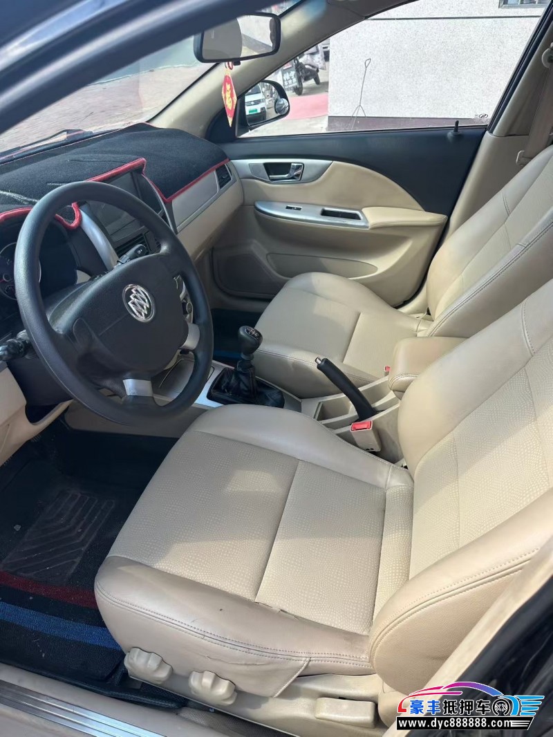 13年别克凯越轿车抵押车出售