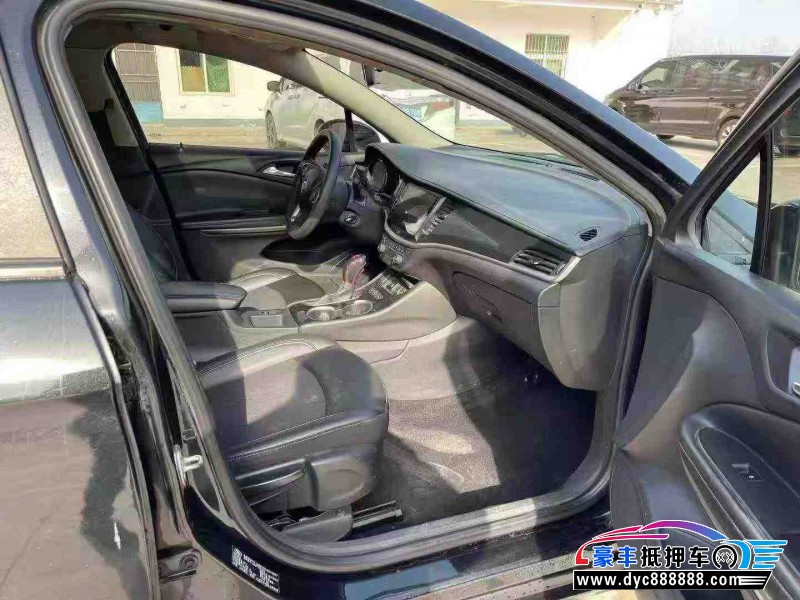 17年别克威朗轿车抵押车出售