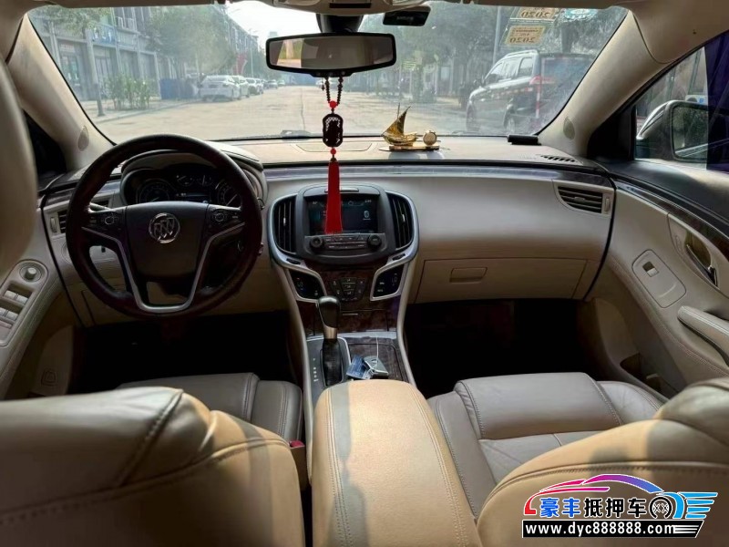 14年别克君越轿车抵押车出售