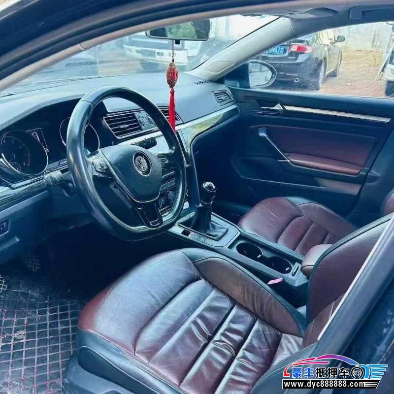 15年大众凌渡轿车抵押车出售