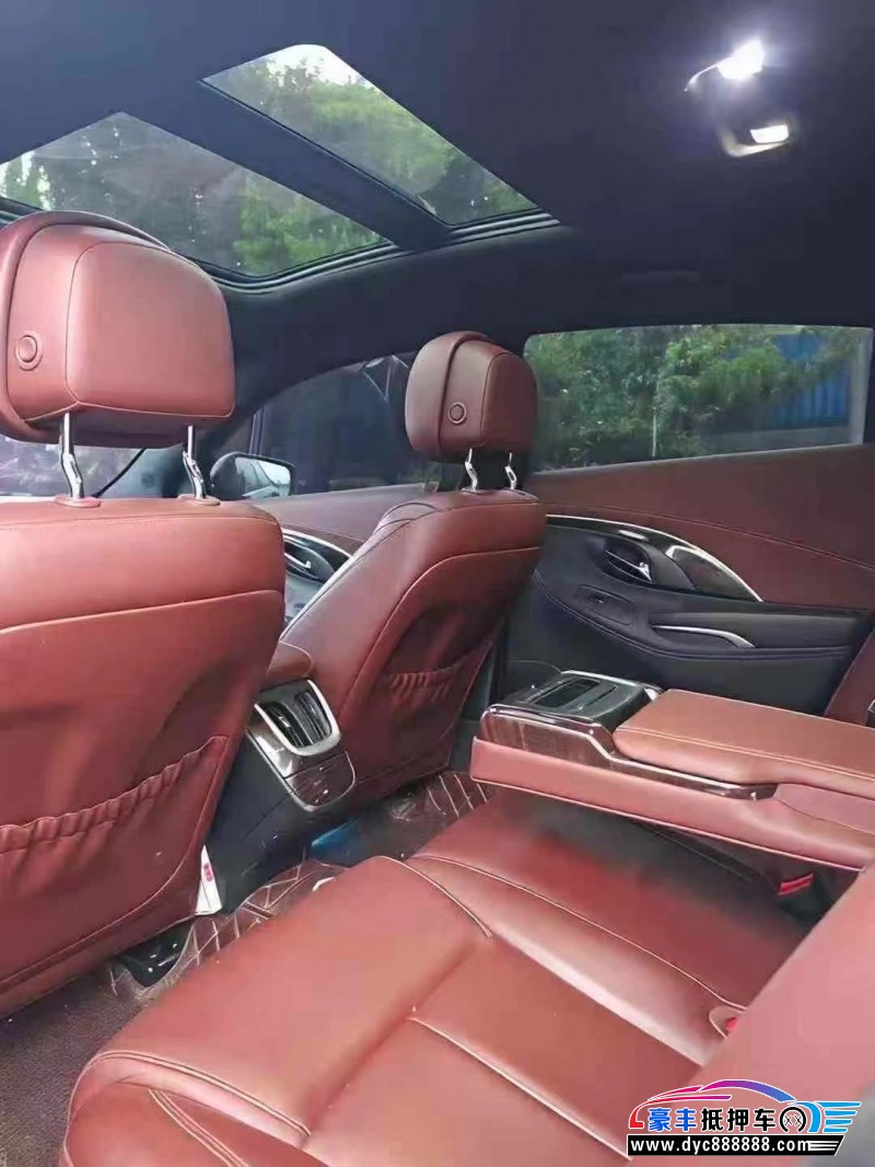 15年别克君越轿车抵押车出售