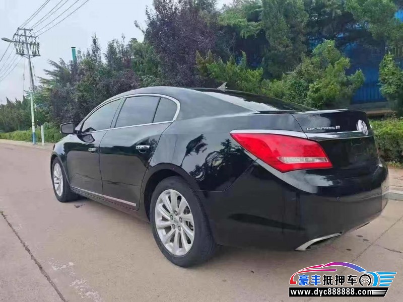 15年别克君越轿车抵押车出售