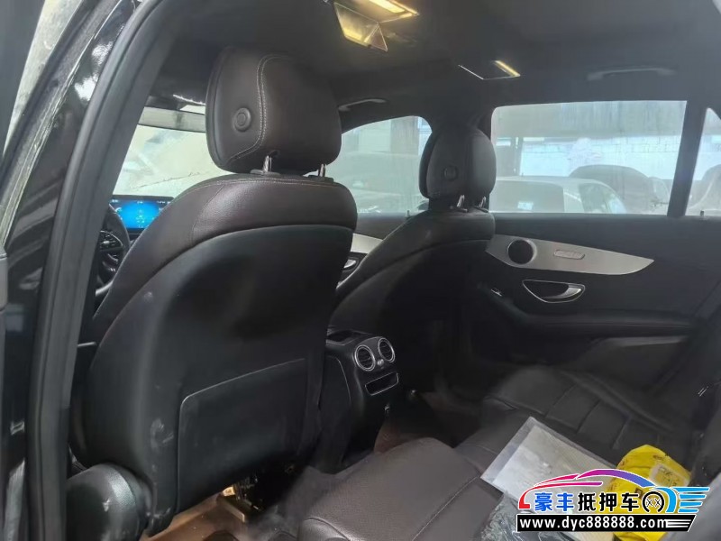 22年奔驰GLCSUV抵押车出售