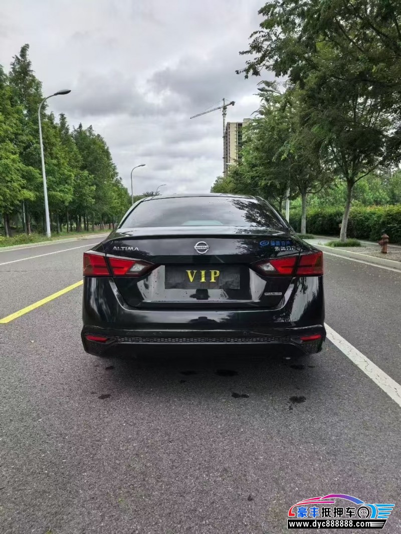 21年日产天籁轿车抵押车出售