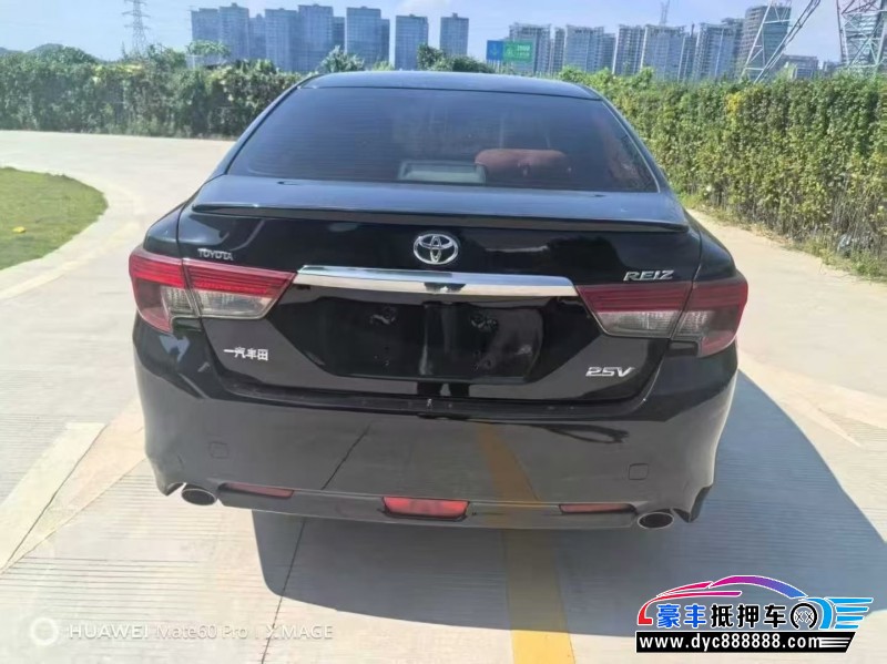 13年丰田锐志轿车抵押车出售