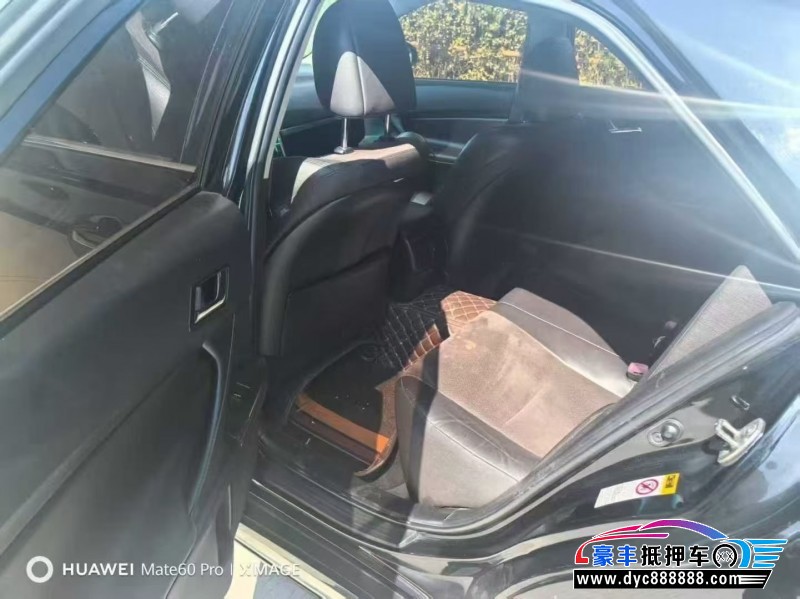 13年丰田锐志轿车抵押车出售