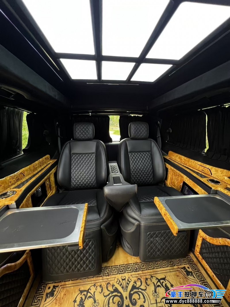 16年奔驰威霆轿车抵押车出售