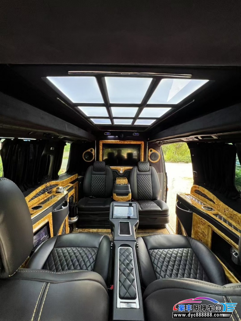 16年奔驰威霆轿车抵押车出售