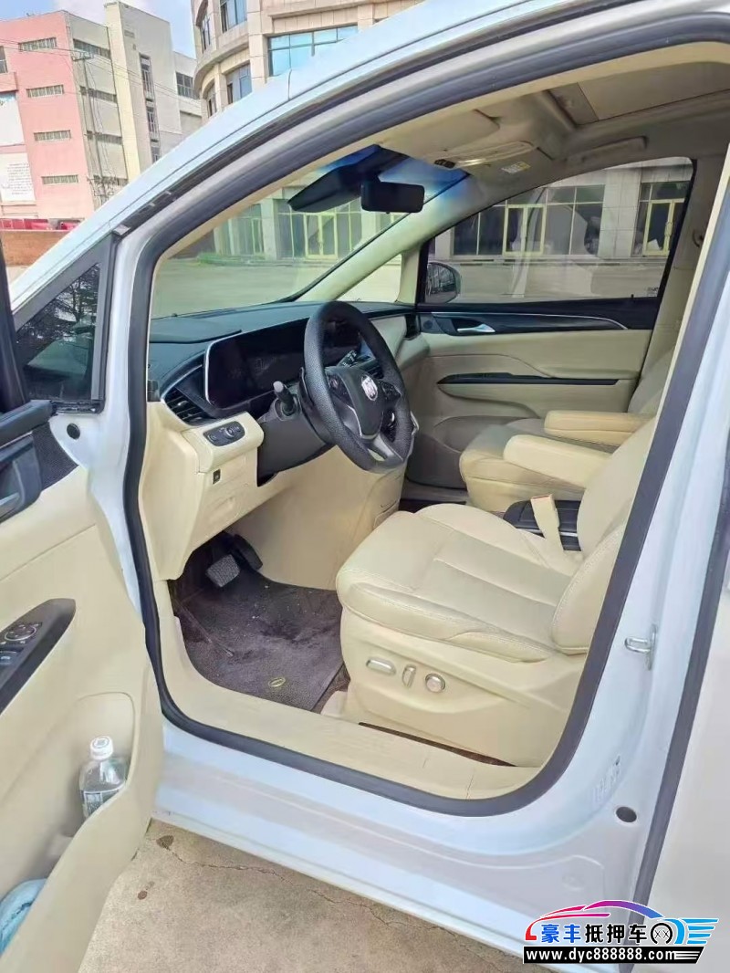 23年别克GL8轿车抵押车出售