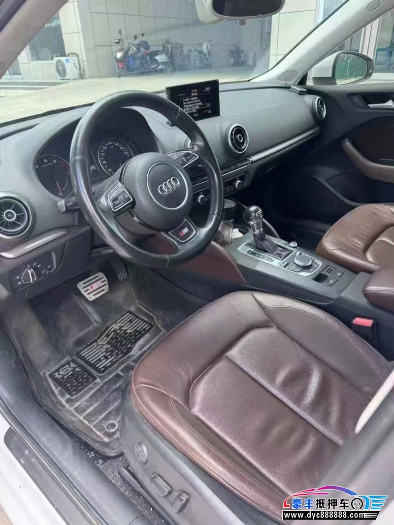 17年奥迪A3轿车抵押车出售