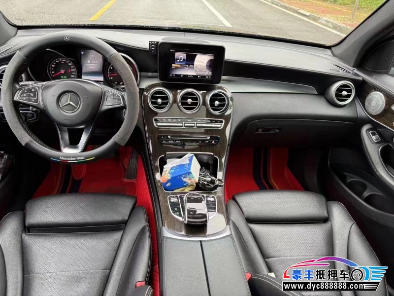 16年奔驰GLC轿车抵押车出售