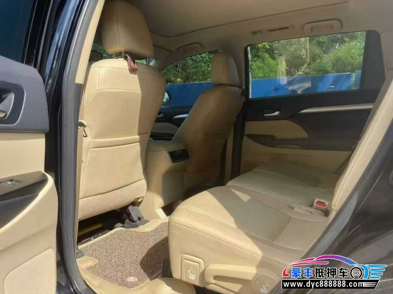 17年丰田汉兰达轿车抵押车出售