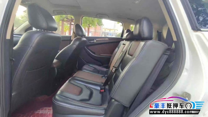 18年东风风光580轿车抵押车出售