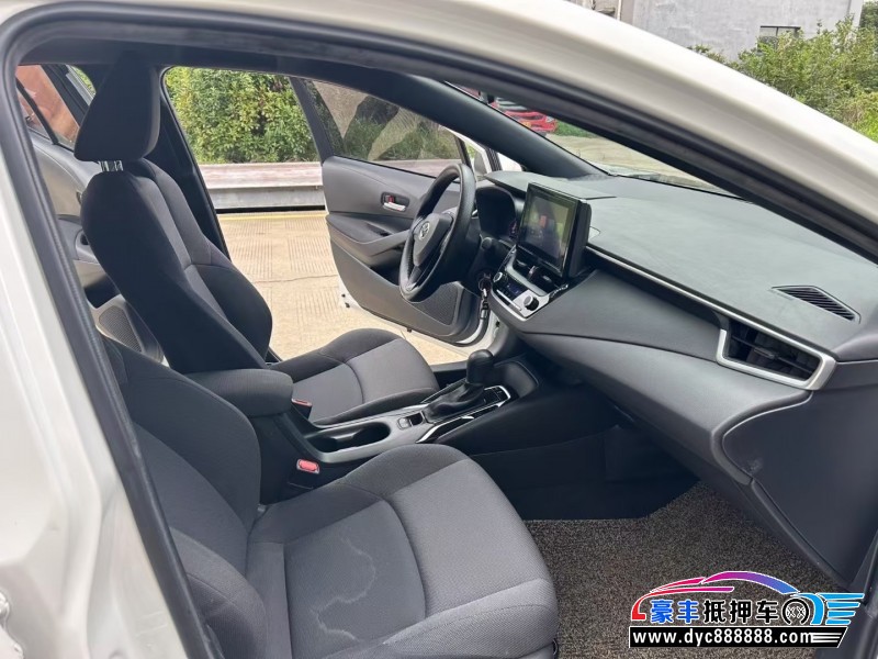 22年丰田雷凌轿车抵押车出售