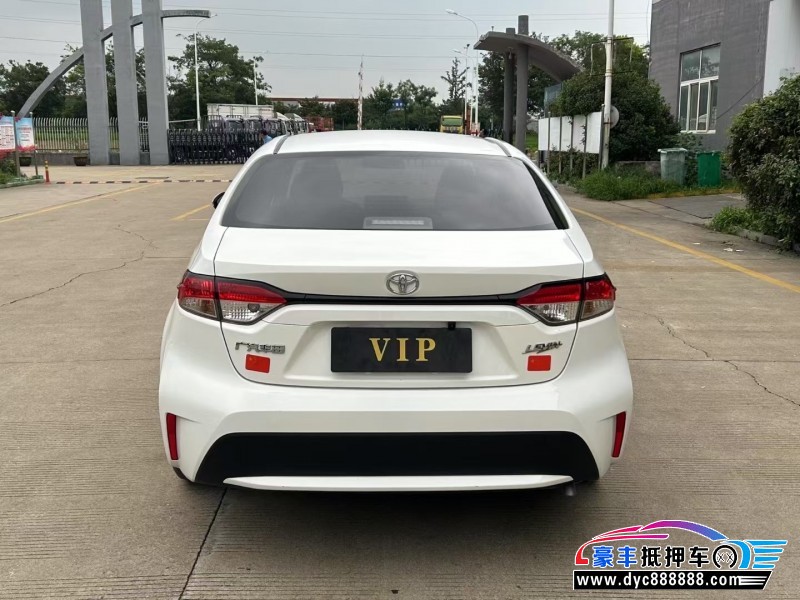 22年丰田雷凌轿车抵押车出售