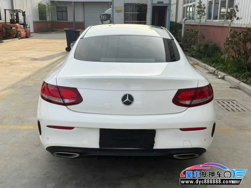 18年奔驰C轿车抵押车出售