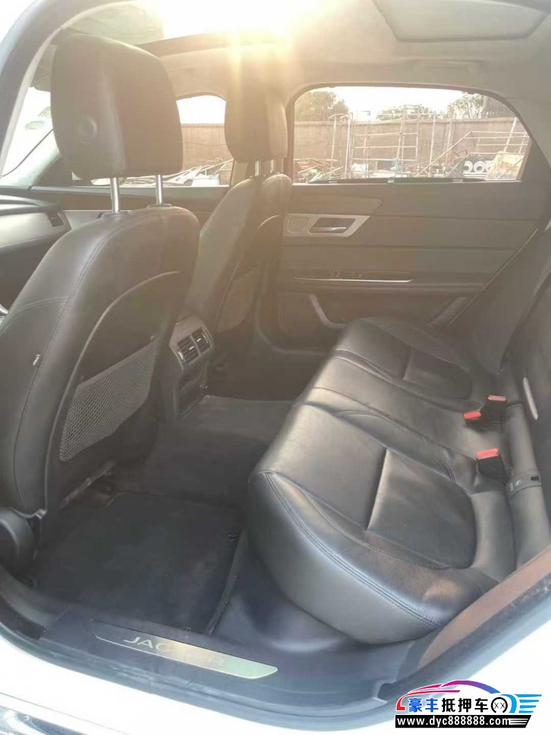 17年捷豹XFL轿车抵押车出售