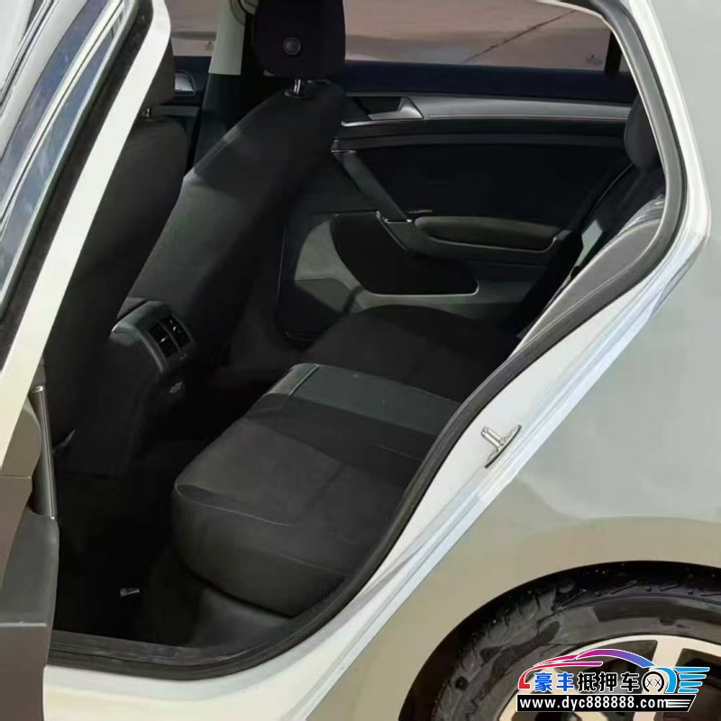 20年大众高尔夫轿车抵押车出售