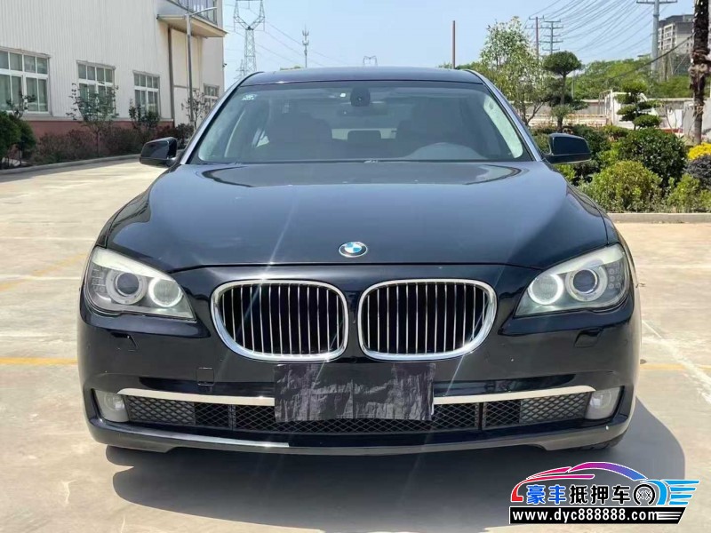 13年宝马7系轿车抵押车出售