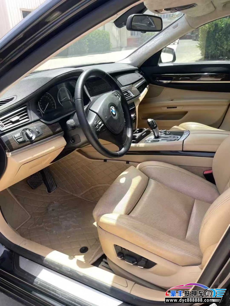 13年宝马7系轿车抵押车出售