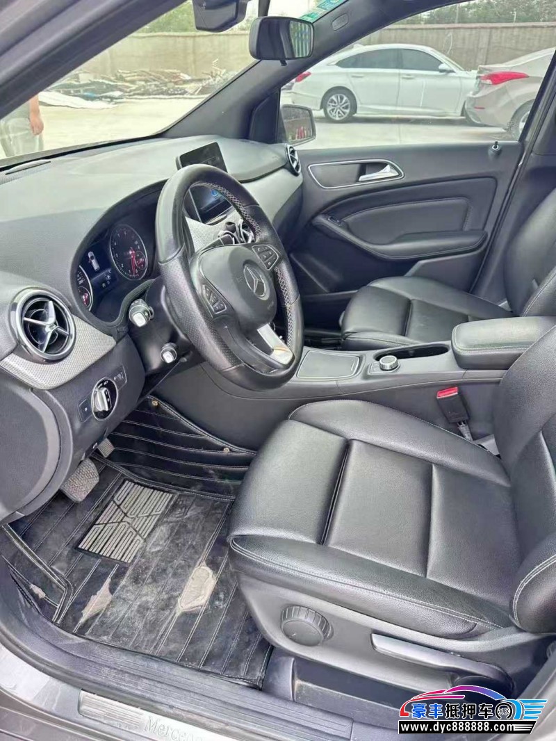 19年奔驰B轿车抵押车出售