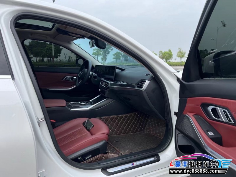 24年宝马3系轿车抵押车出售