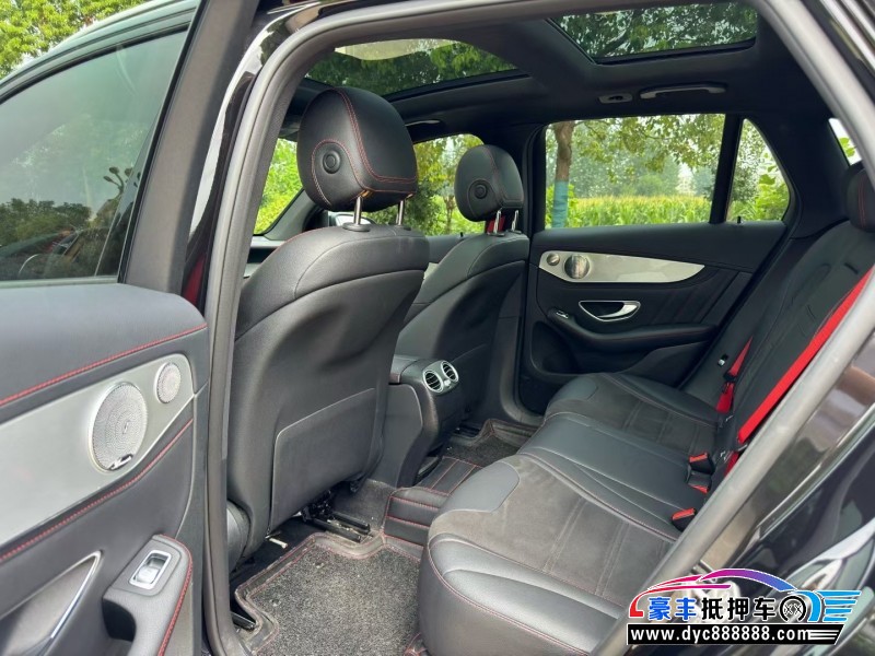 18年奔驰GLC轿车抵押车出售