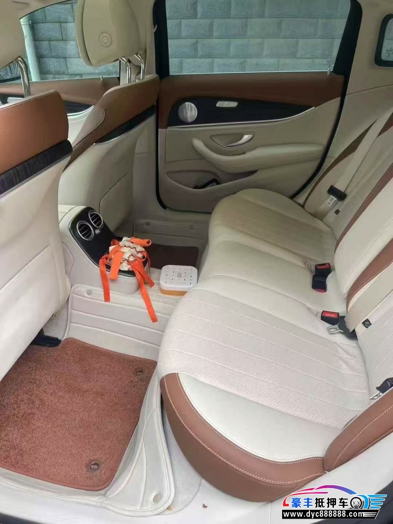 23年奔驰E轿车抵押车出售