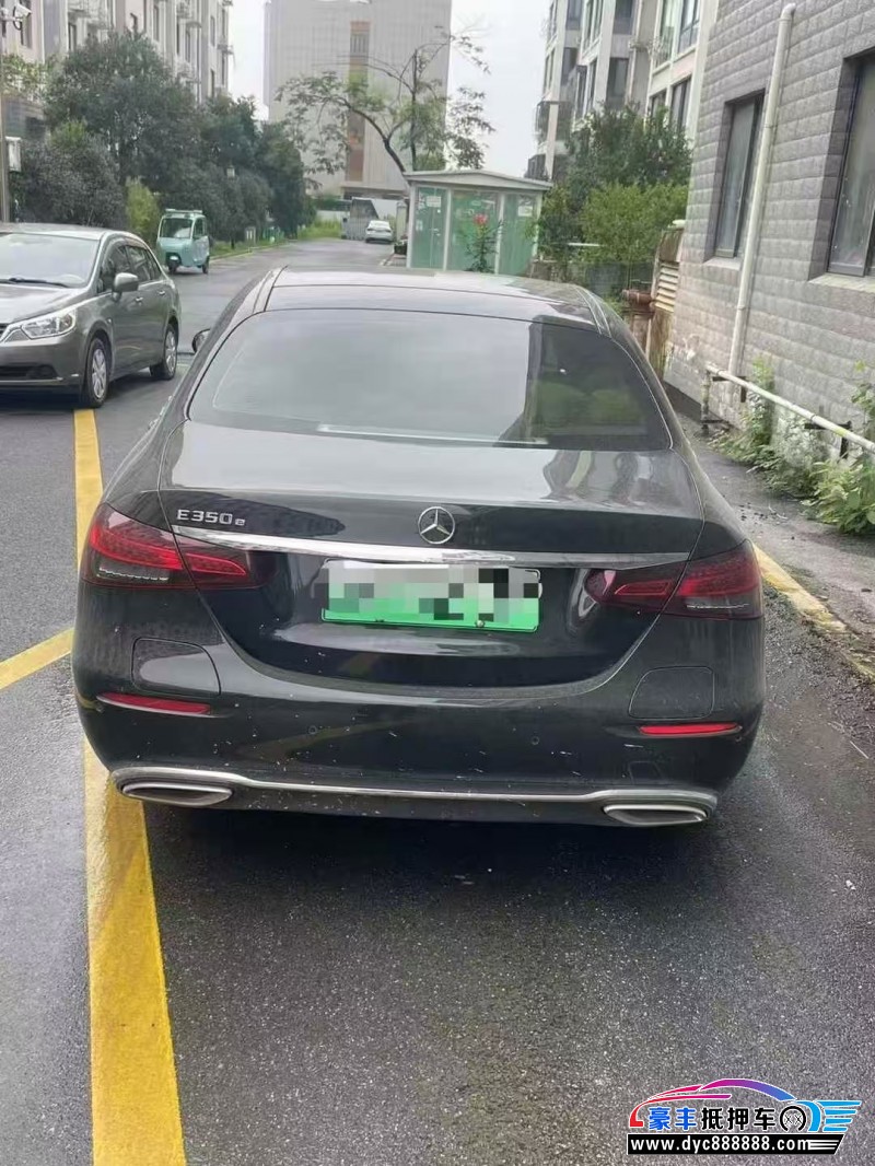 23年奔驰E轿车抵押车出售