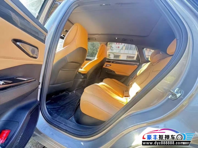 24年吉利银河L7轿车抵押车出售