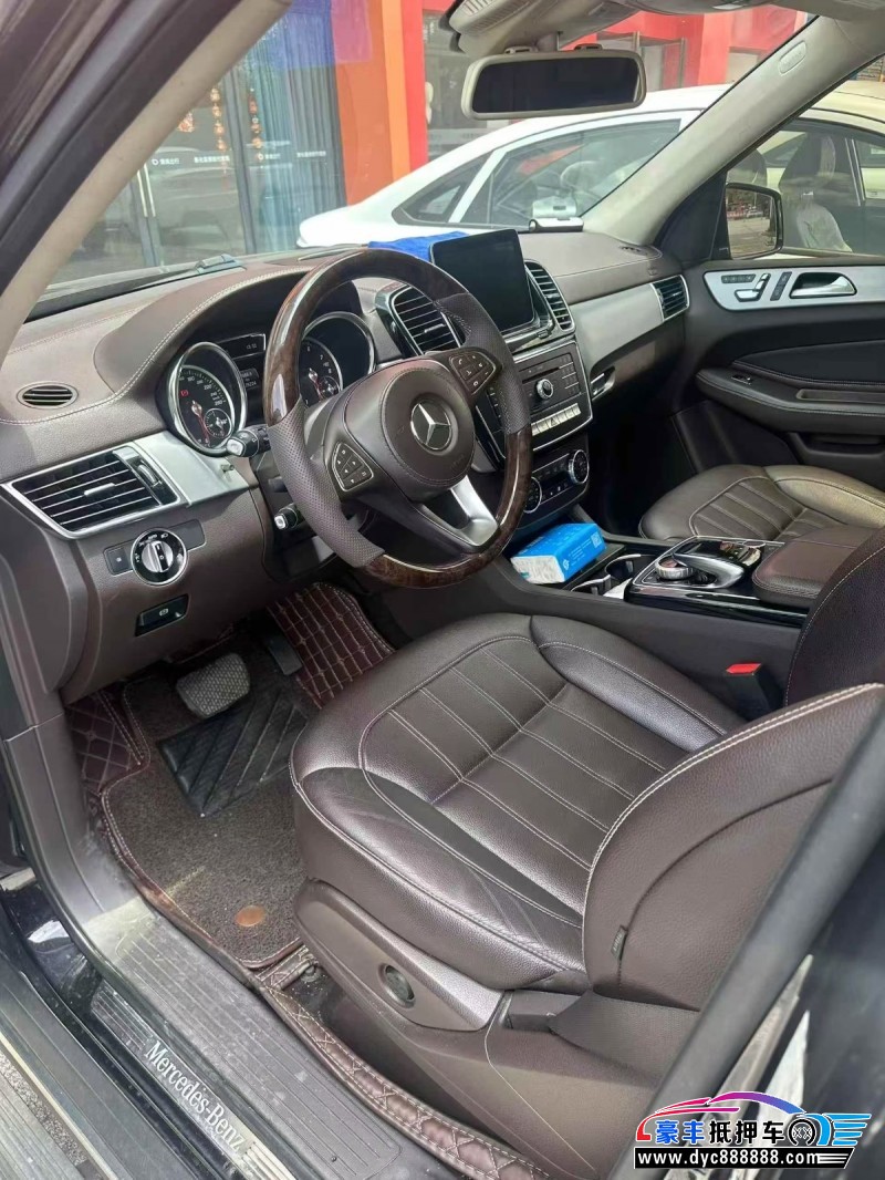 18年奔驰GLS轿车抵押车出售