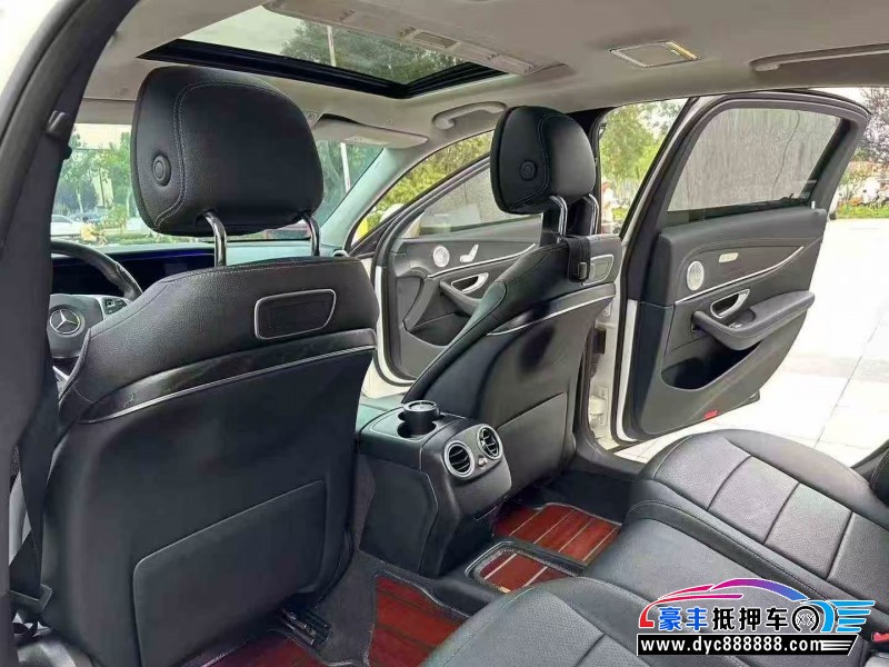 17年奔驰E轿车抵押车出售