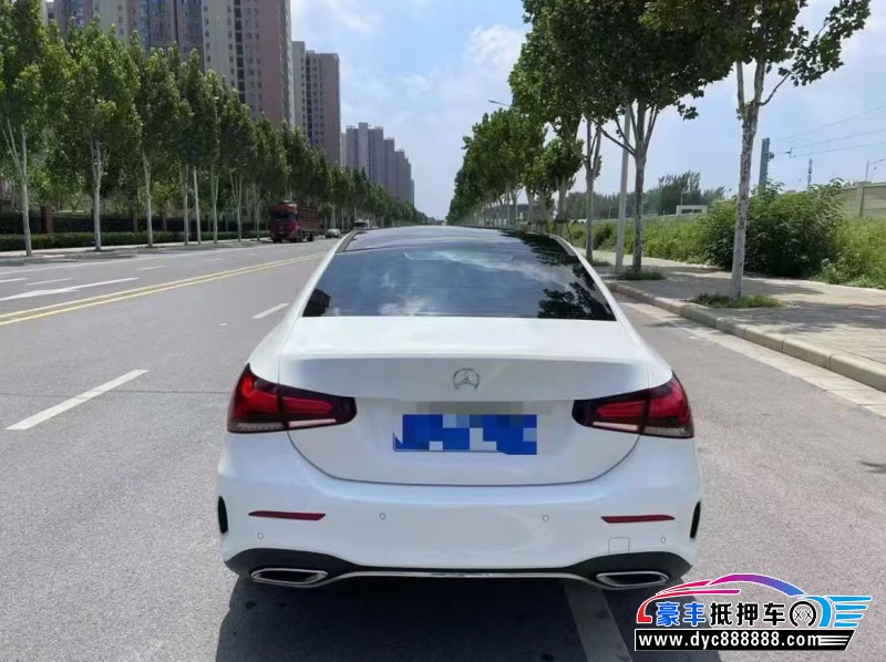 20年奔驰A轿车抵押车出售