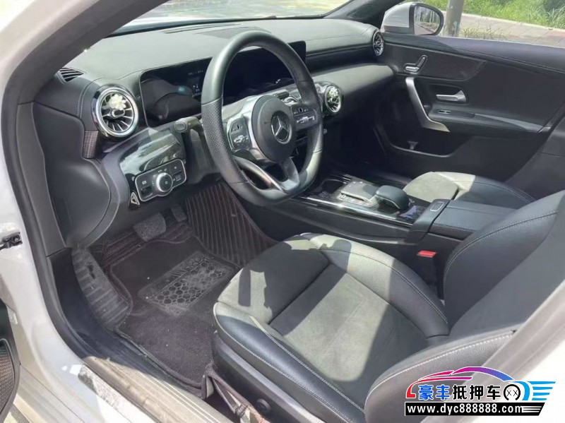 20年奔驰A轿车抵押车出售