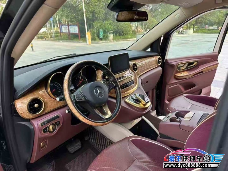 19年奔驰V轿车抵押车出售