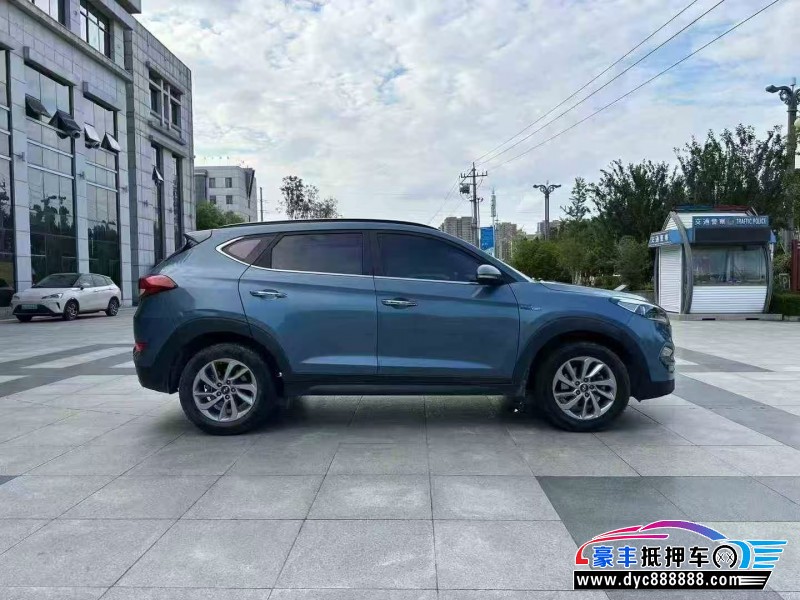 17年现代途胜轿车抵押车出售