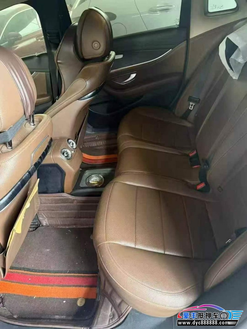 17年奔驰E轿车抵押车出售