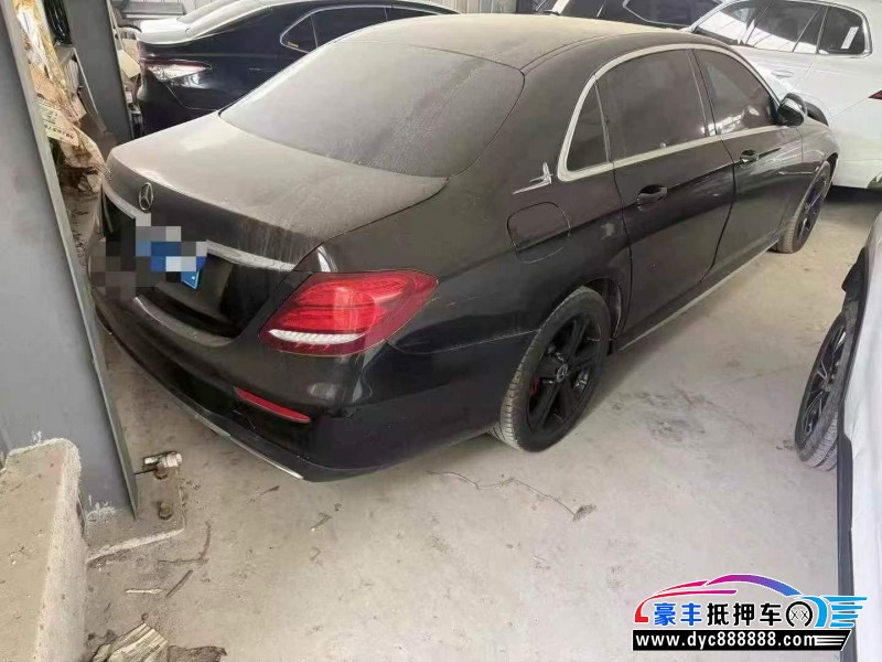 17年奔驰E轿车抵押车出售