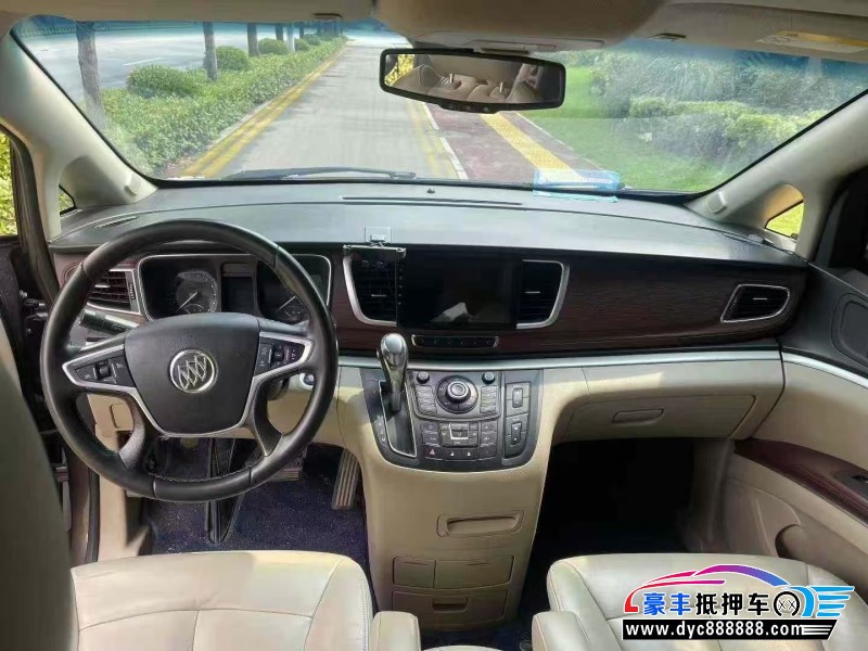 15年别克GL8轿车抵押车出售