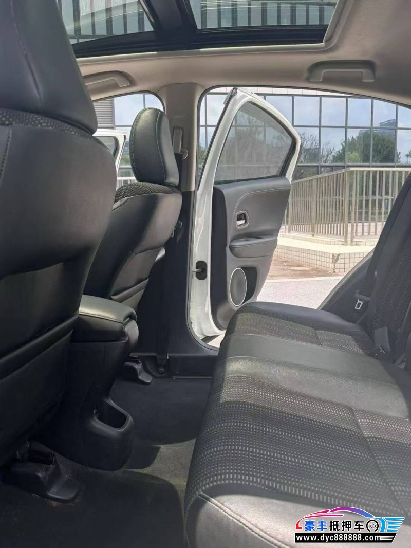 17年本田缤智轿车抵押车出售