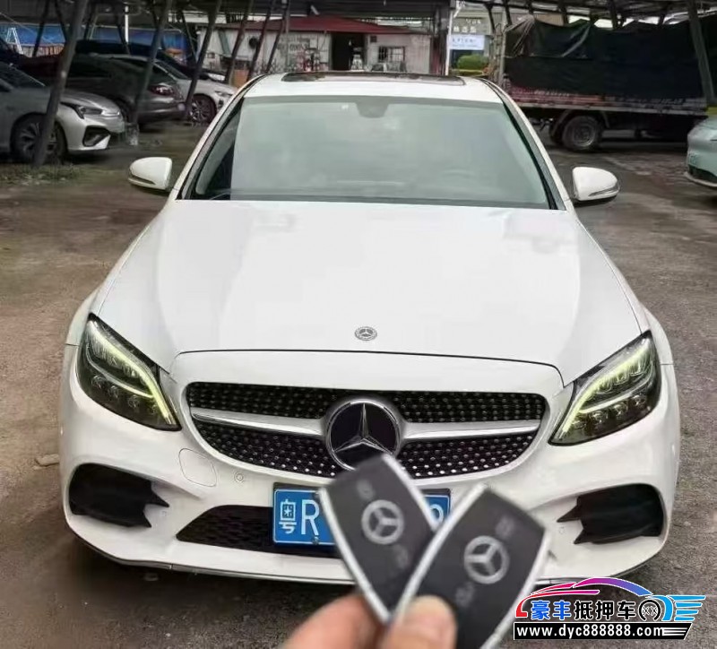 19年奔驰C轿车抵押车出售