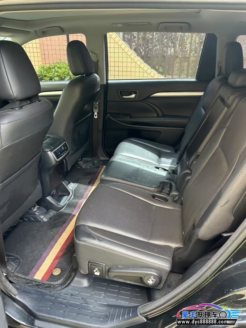 19年丰田汉兰达轿车抵押车出售