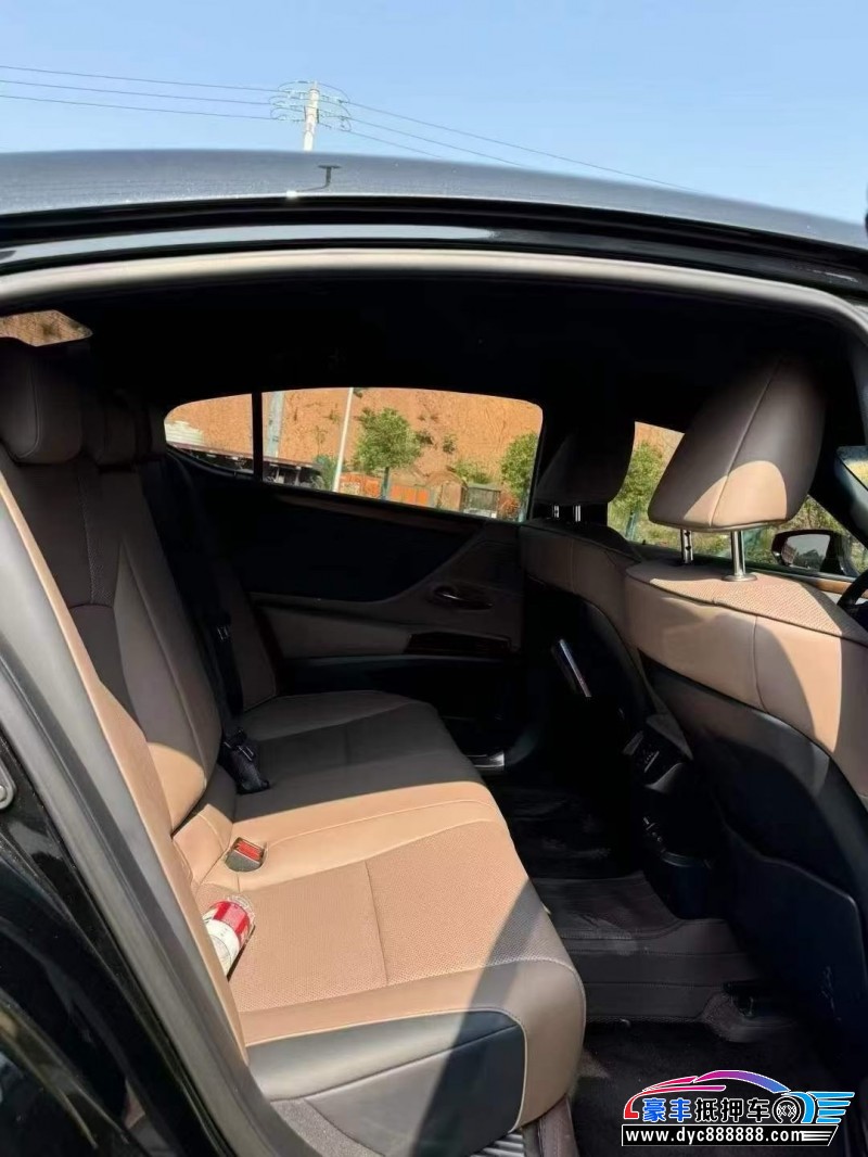 24年雷克萨斯ES轿车抵押车出售