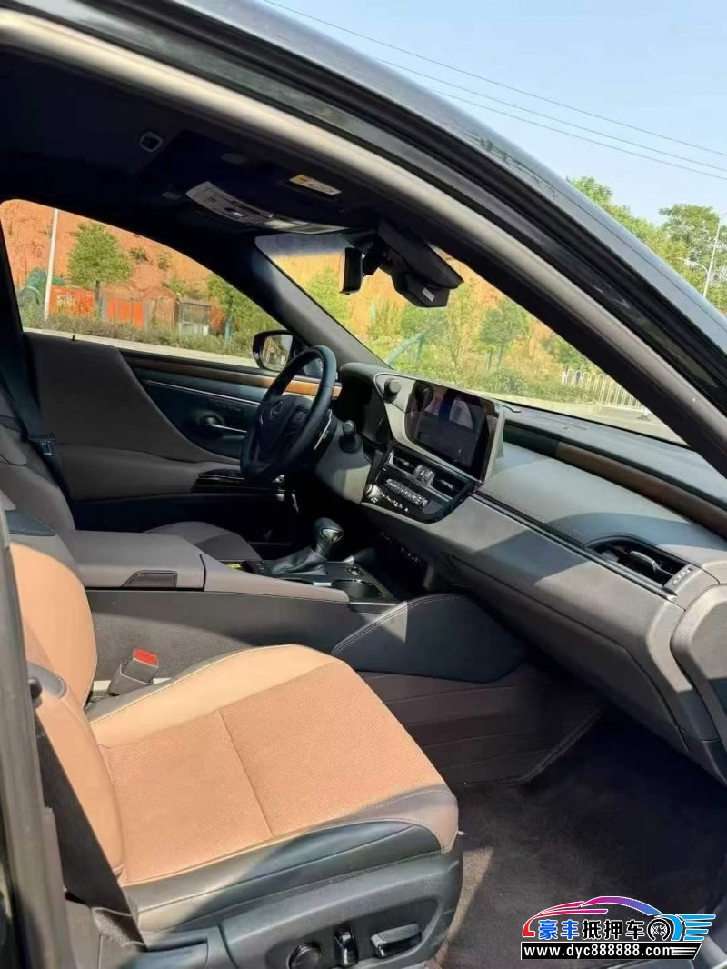 24年雷克萨斯ES轿车抵押车出售