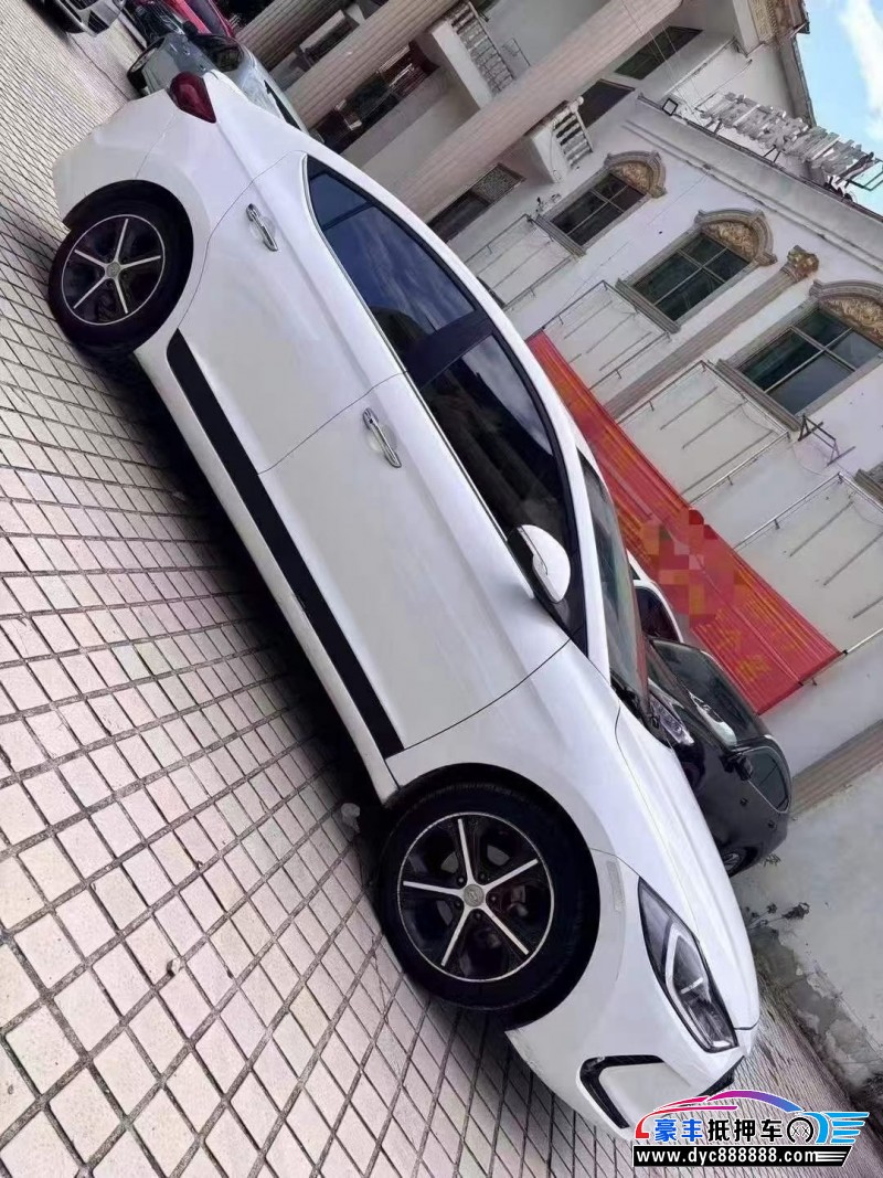 18年现代领动轿车抵押车出售