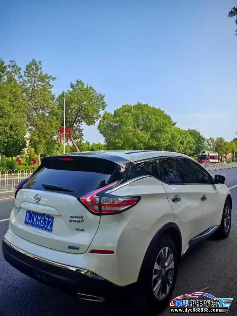 17年日产楼兰轿车抵押车出售