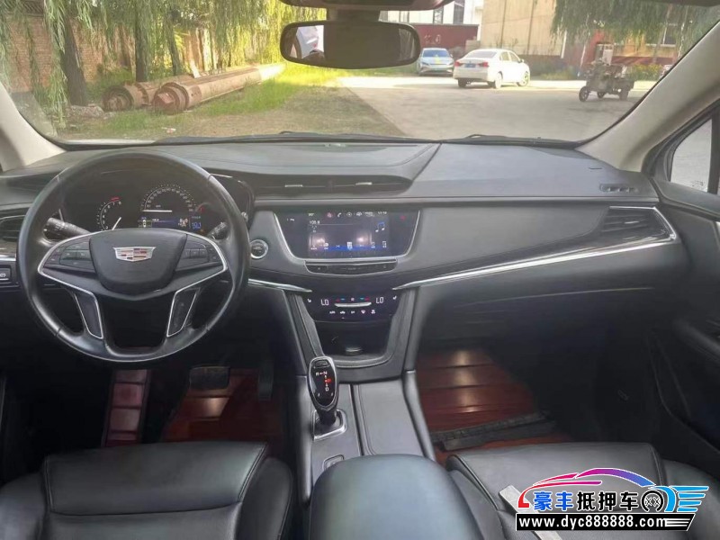 17年凯迪拉克XT5轿车抵押车出售